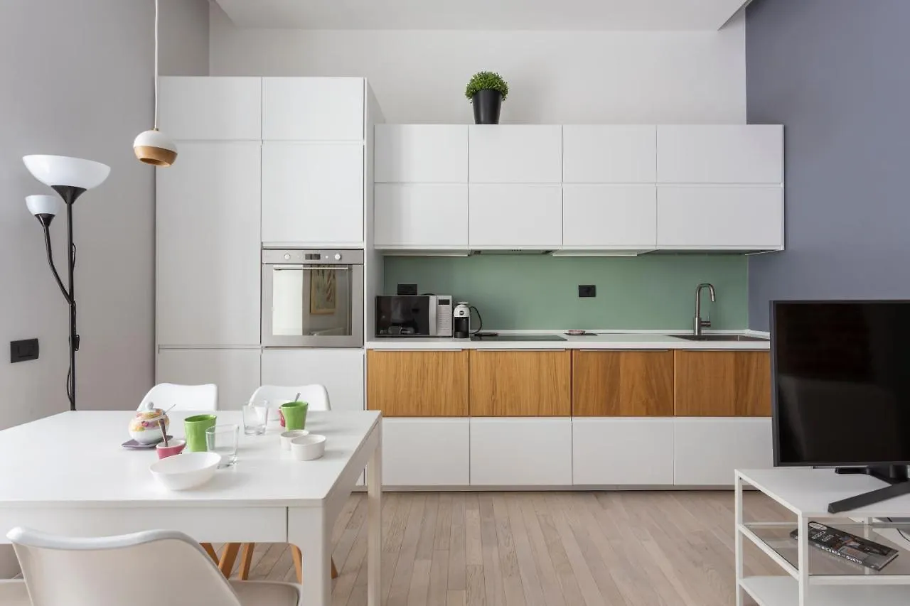 Lovely & Modern Home In China Town Area - Via Rosmini Milan Apartment