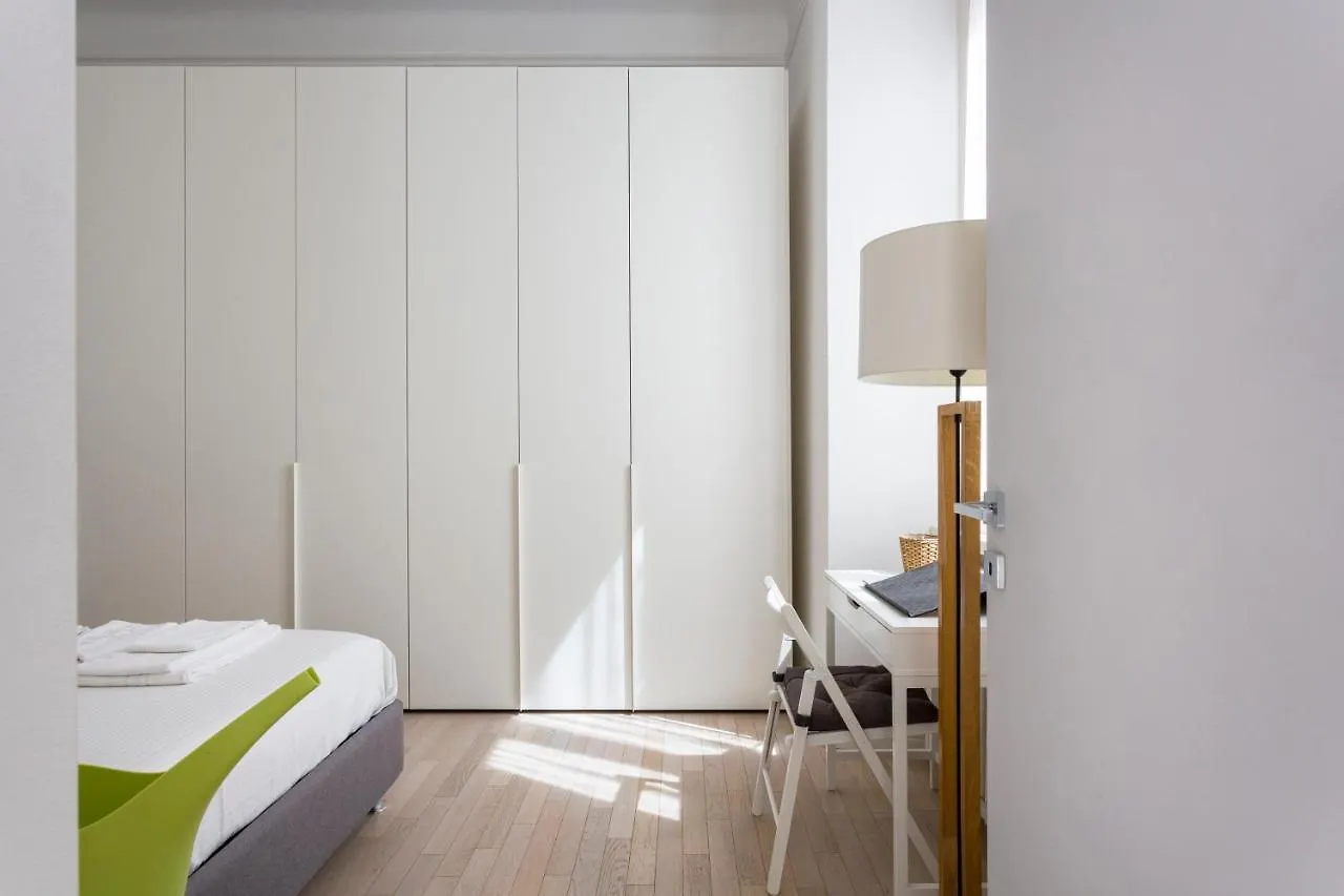 Lovely & Modern Home In China Town Area - Via Rosmini Milan 0*,  Italy